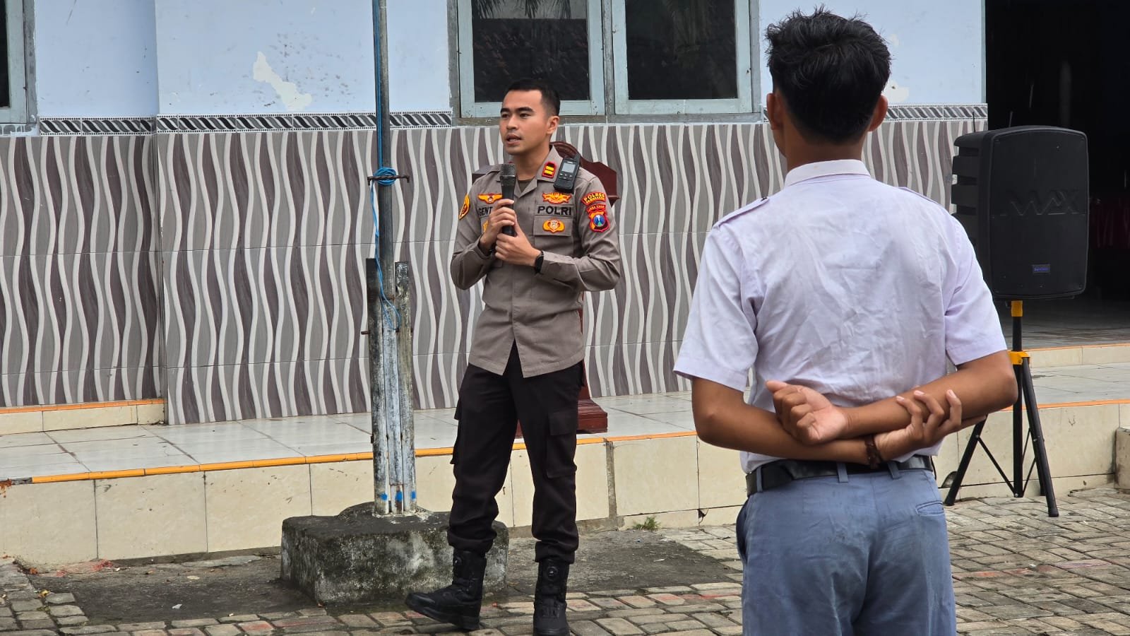 Kapolsek Batumarmar menjadi Pembina Upacara Hari Pahlawan 2025